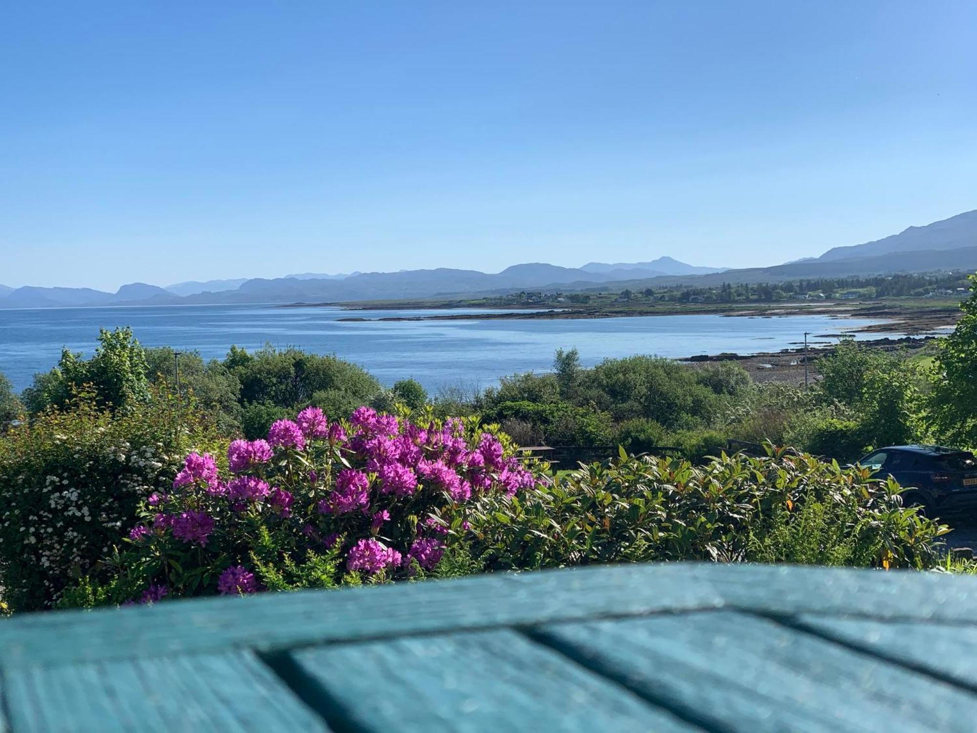 Skye Basecamp Hostel, Broadford Bay, Isle Of Skye ภายนอก รูปภาพ