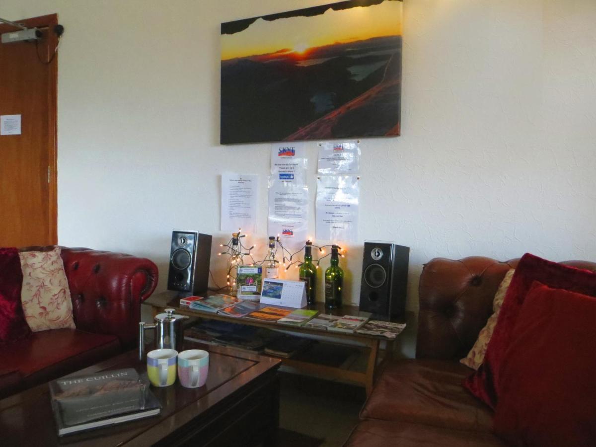 Skye Basecamp Hostel, Broadford Bay, Isle Of Skye ภายนอก รูปภาพ