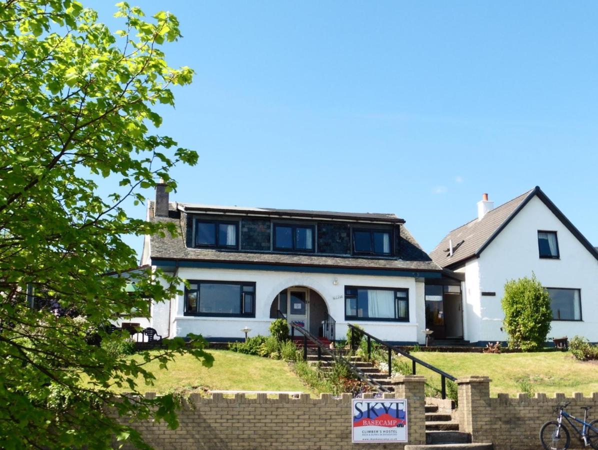 Skye Basecamp Hostel, Broadford Bay, Isle Of Skye ภายนอก รูปภาพ