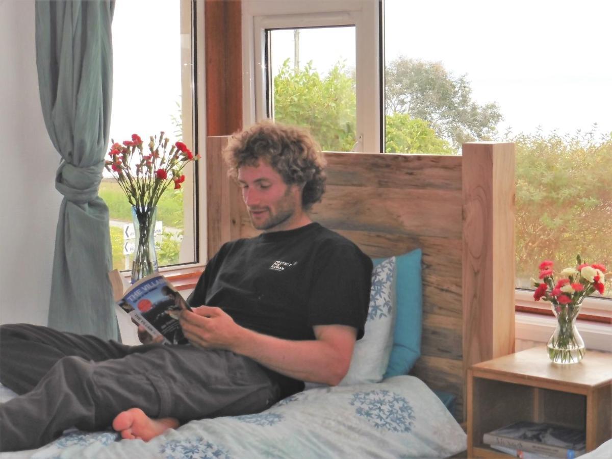 Skye Basecamp Hostel, Broadford Bay, Isle Of Skye ภายนอก รูปภาพ